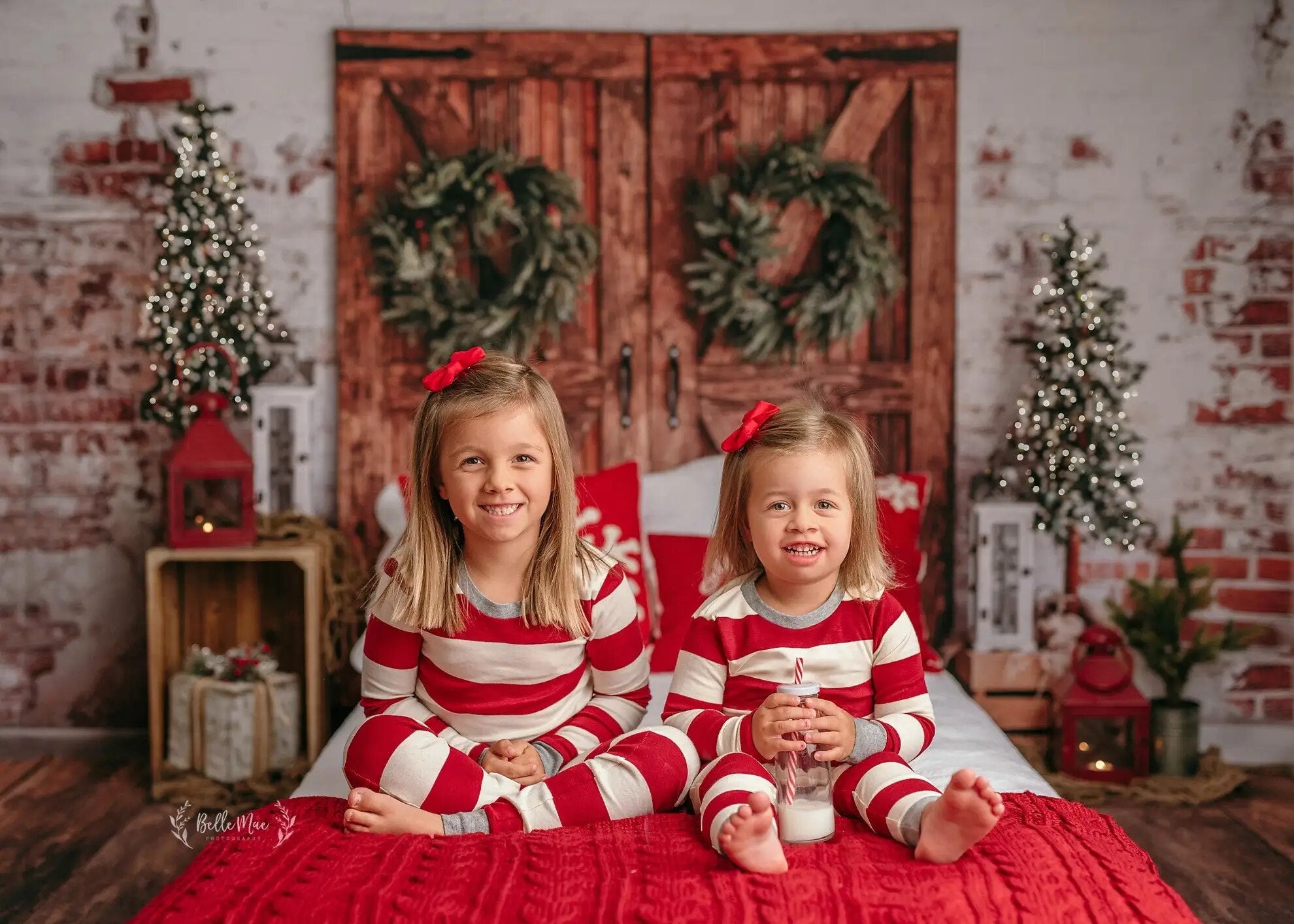 Arrière-plan de tête de lit de noël pour filles, photographie de Portrait d'enfants, arbres de noël, porte de grange, lit, planche de bois, arrière-plan pour studio photo 