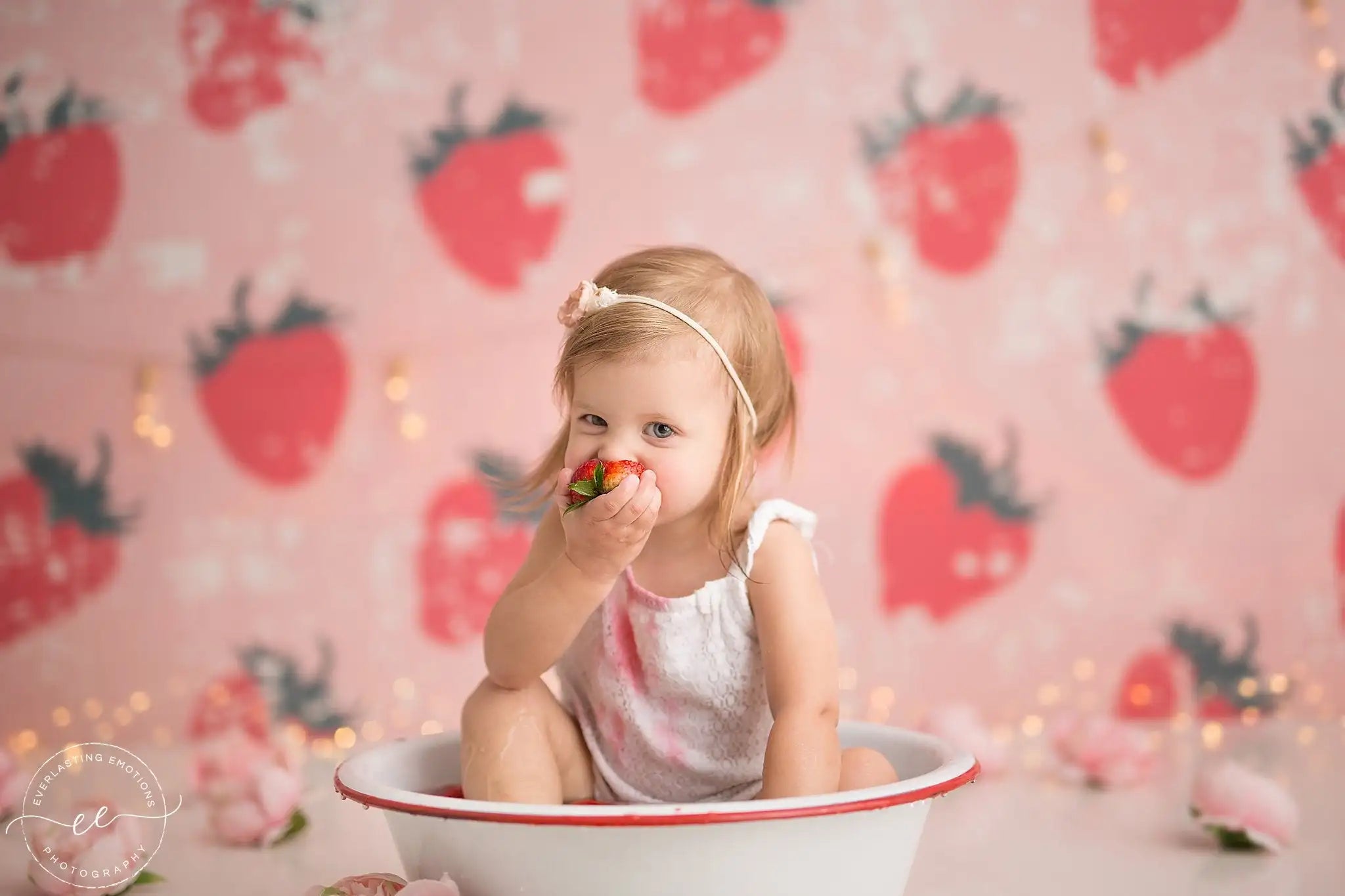 Sweet Strawberries Backdrop Kids Baby Cake Smash Photography Props Child Girls Adult Birthday Studio Backgrounds