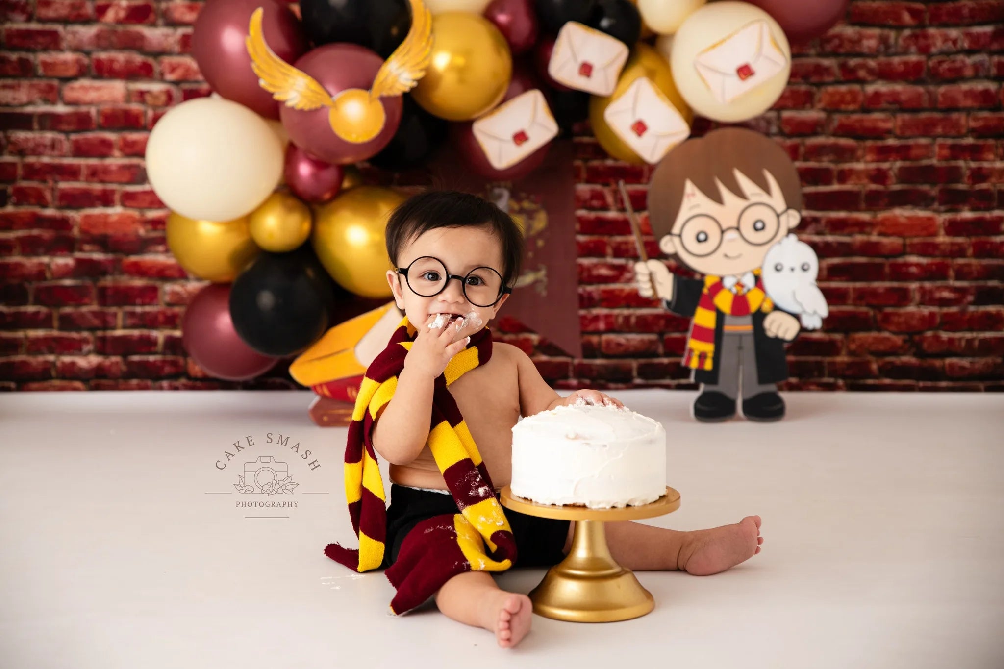 Gryffindor Simple Backdrop Kids Baby Cake Smash Photography Props Brick Wall Balloons Child Boys 1st Birthday Studio Backgrounds