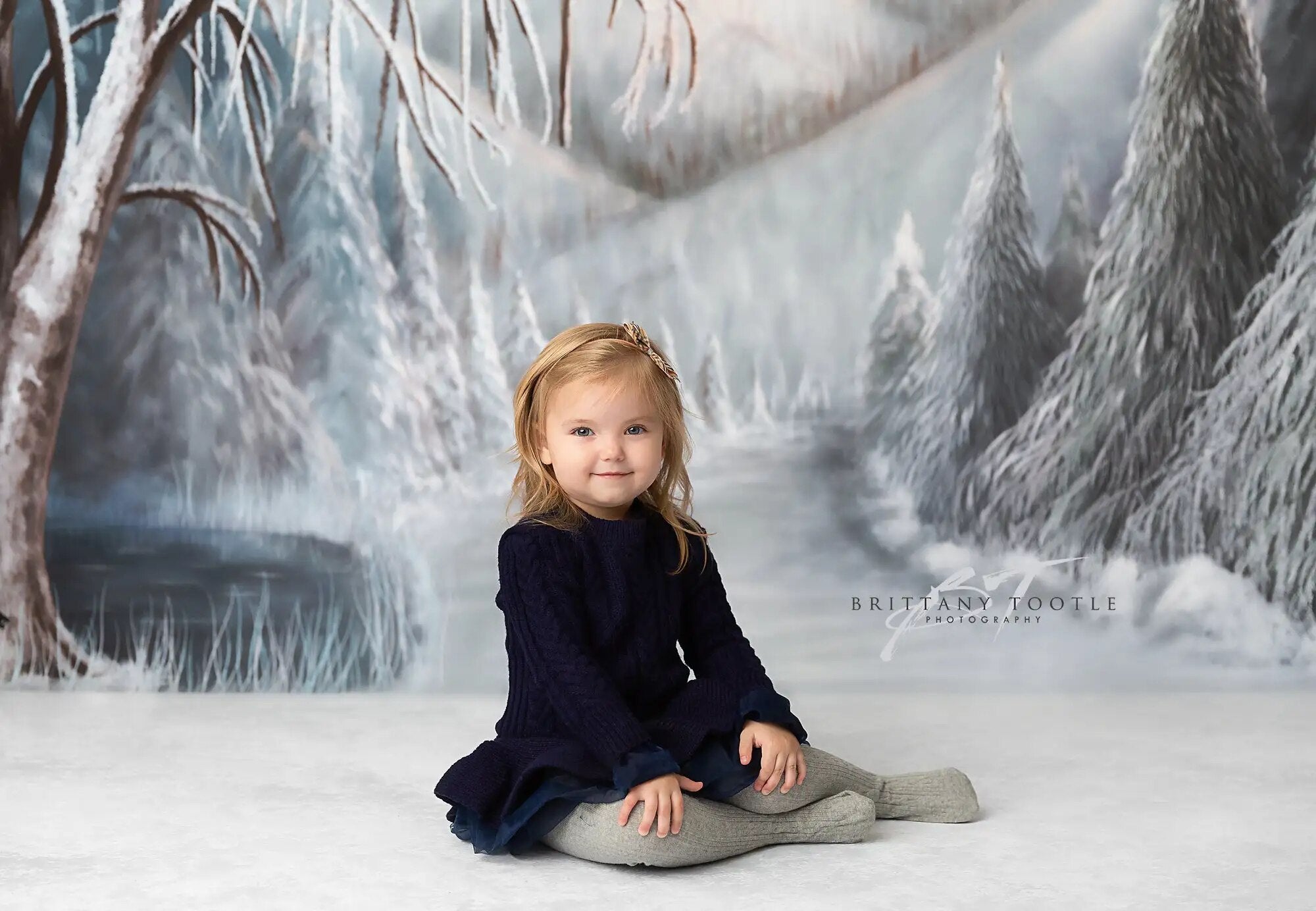 Arrière-plan de forêt enneigée de noël, photographie d'enfants, Portrait de bébé, séance photo, thème d'évasion enneigée d'hiver 