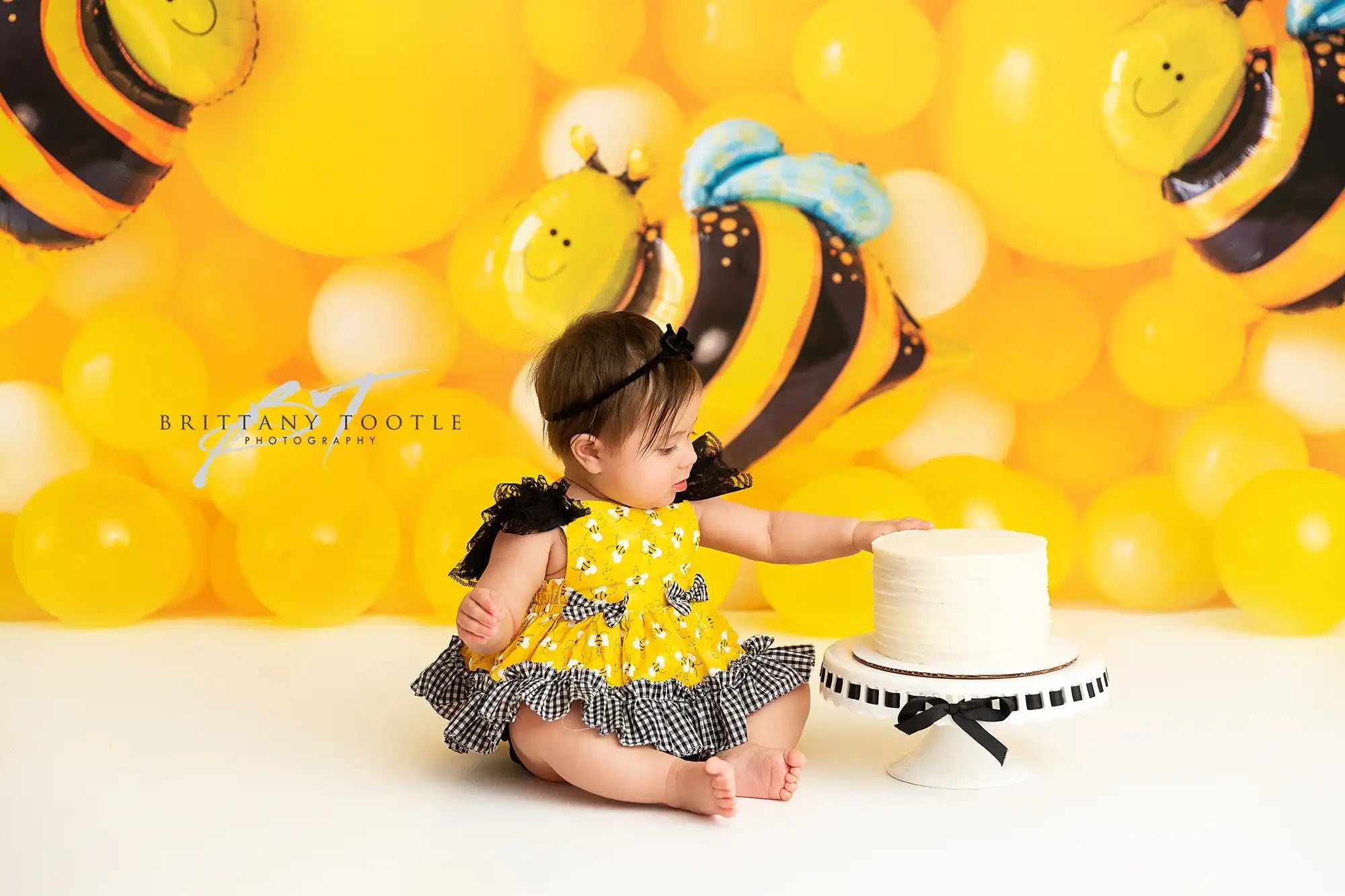 Honey Bee Photo Backdrop Yellow Balloons Kids Baby 1st Birthday Party Decors Child Boys Adult Party Studio Backgrounds